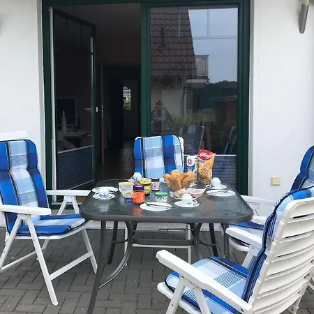 Grosse Ferienwohnung Fur 2 Personen Mit Terrasse Im Ostseebad - A46563